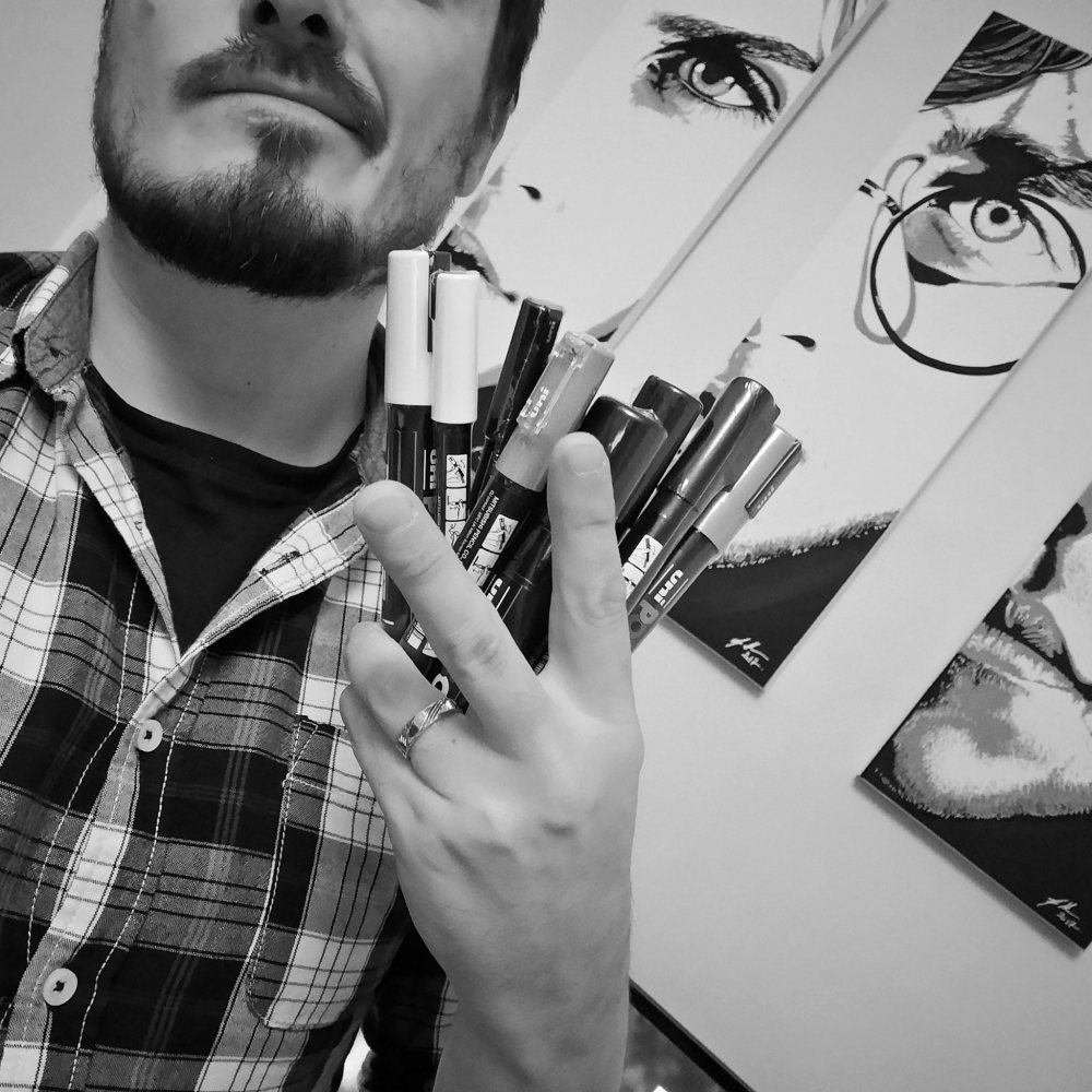 Cyrille Silvestre dans son atelier
